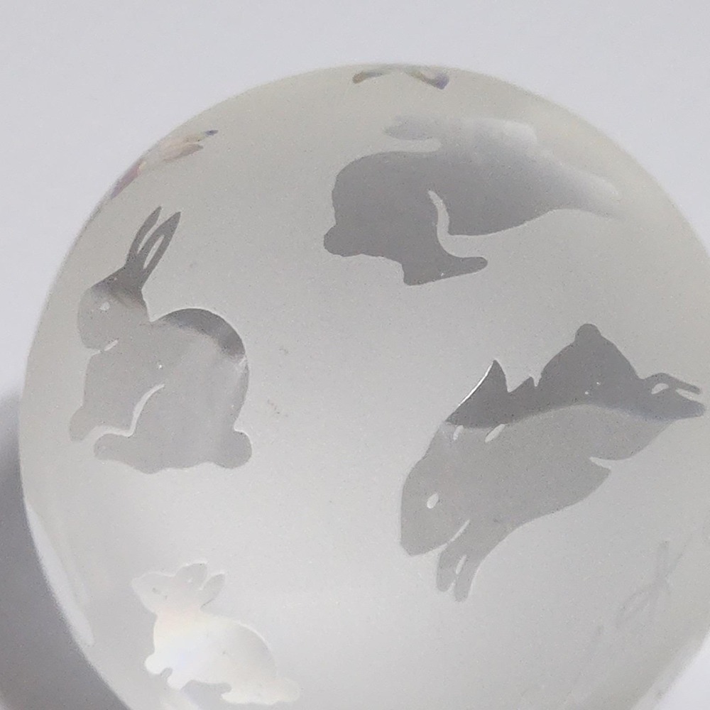 Vintage 1991 Arthur Court Glass Paperweight Frosted Etched Rabbit Motif - Picture 12 of 12